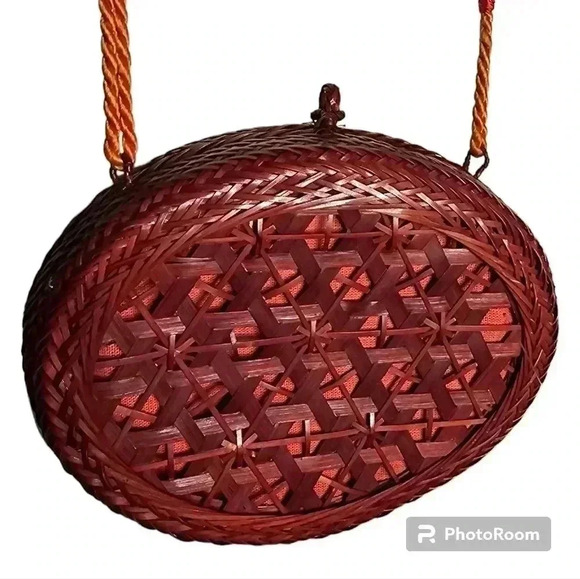 Bloomingdale's Crossbody Bag NWOT - Picture 3 of 5